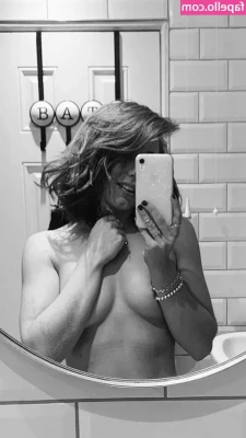 Liv Humby [ liv-humby ] - Under boob, side boob, cleavage.... what's your flavor?
