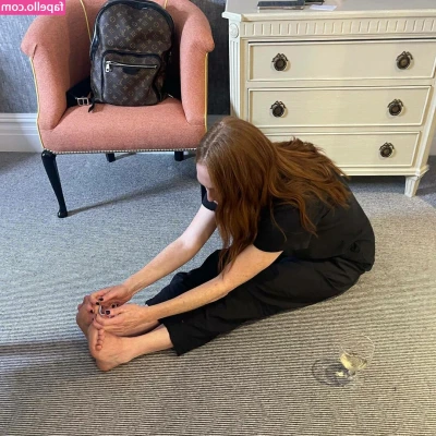 Julianne Moore [ julianne-moore ] - Need my mouth on yours instead 👅
