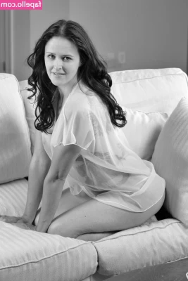 Veronika Rose [ veronika-rose-6 ] - s q u i s h