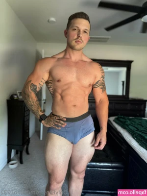 camo1232 - It's spooooky season! 👻 But can you make me scream tonight Daddy?