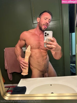 kennykumshot - Since no woman wants to fuck you get used to the taste of your own