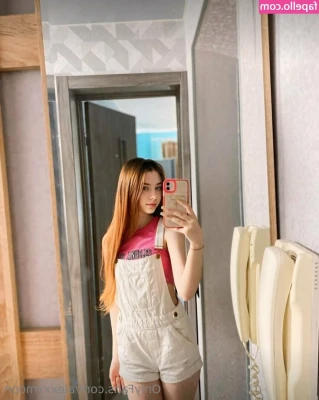 alexxxmoon - Yaaaay it’s Friday!! 🥳 butt out in the W/C this time 🍑 Enjoy