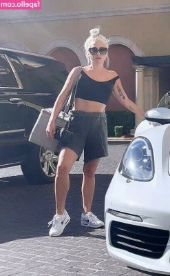 Lady Gaga [ lady-gaga ] - Caption this