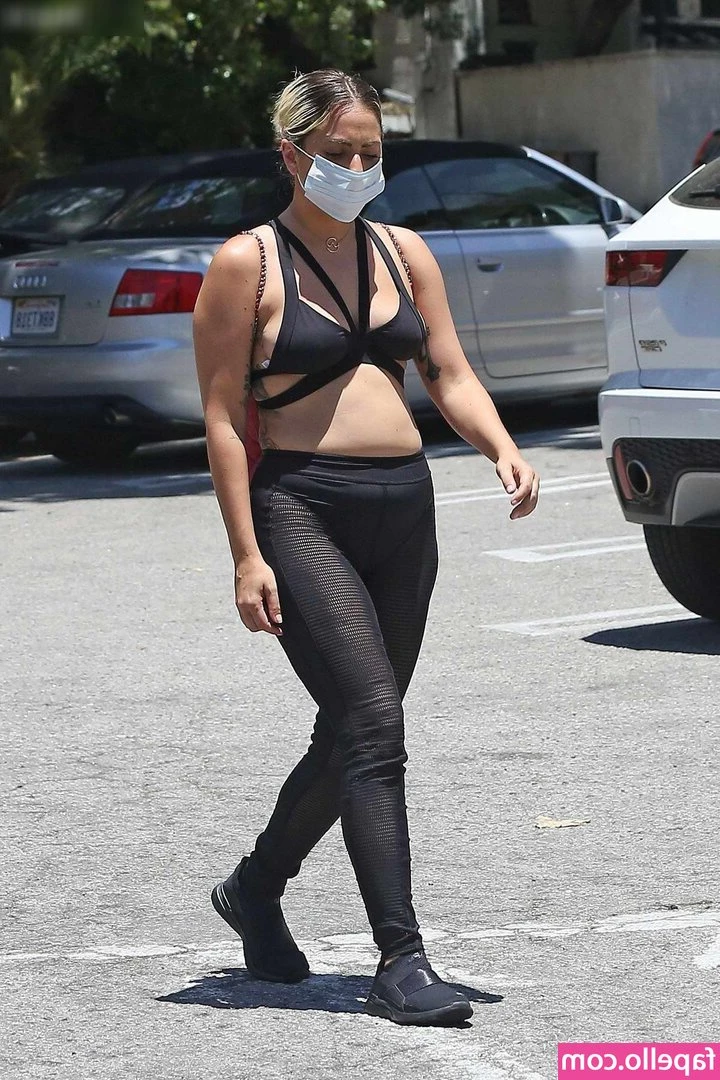 Lady Gaga [ lady-gaga ] - Happiest with dick in my mouth 😍 msg me for the full video 💗 10