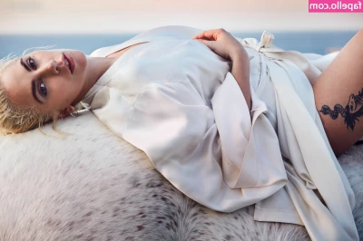 Lady Gaga [ lady-gaga ] - Hey guys thanks for your subscription 🥰 If you want more DM me I