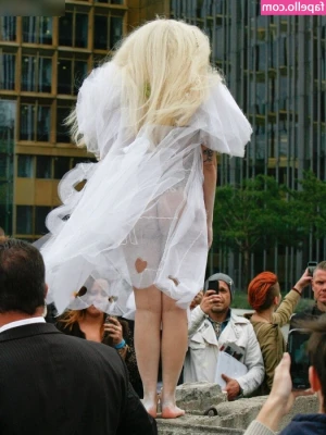 Lady Gaga [ lady-gaga ] - sending out a new JOI/dildo masturbation vid in a bit 🥰