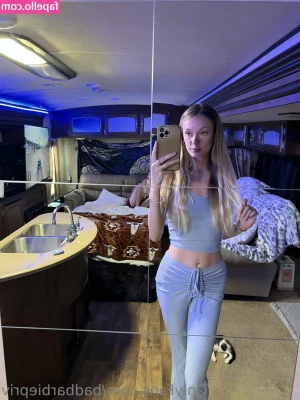 badbarbiepriv [ badbarbiepriv-1 ] - Work and heath issues suck.