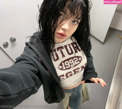 sky_cutiiexx [ sky-cutiiexx ] - Boys, my June ass is for you 🍑🤭 How many tips will you give me