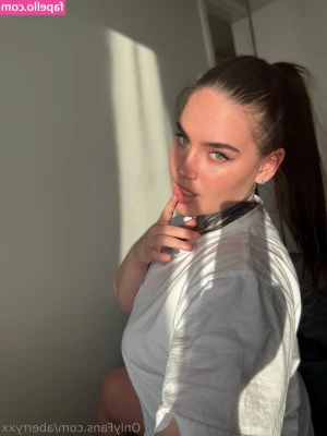 aberryxx - FREE DICK RATES 👅 BRING YOUR DICK DADDY don't keep on waiting!