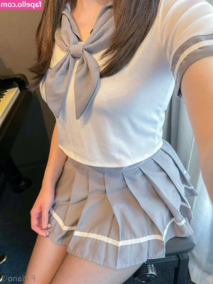 f_piano [ f-piano ] - Picking what to read today❤️