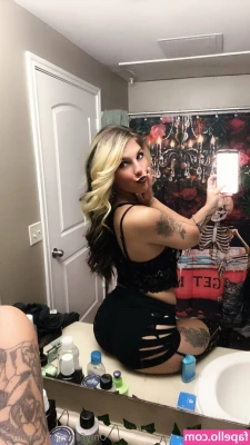 darlin_7 [ darlin-7 ] - 🍑🍑🍑 video of me bent over like this going to your DMs today