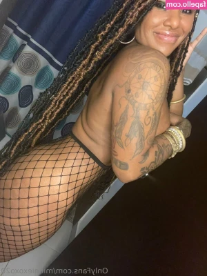 minniexoxo20 - My beautiful booty in fishnet 😉😏