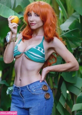 Daisylewd - Lend me a hand?
