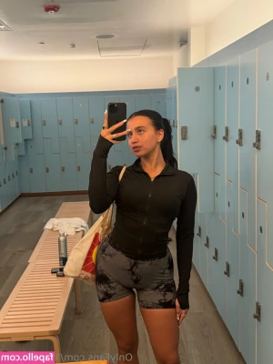lucys_closet [ lucys-closet-3 ] - Babe custom video now ?