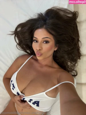 maddiexmoon [ maddiexmoon-2 ] - Guess where I’m going?