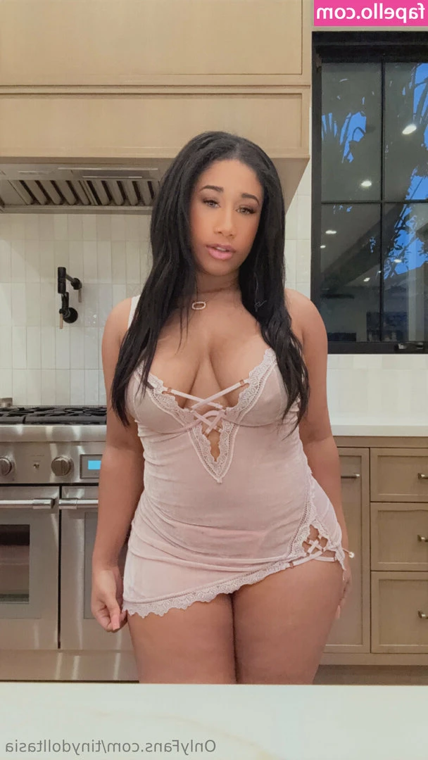 tinydolltasia [ tinydolltasia-11 ] - Having the best time in The pool party! Tip for more drinkss