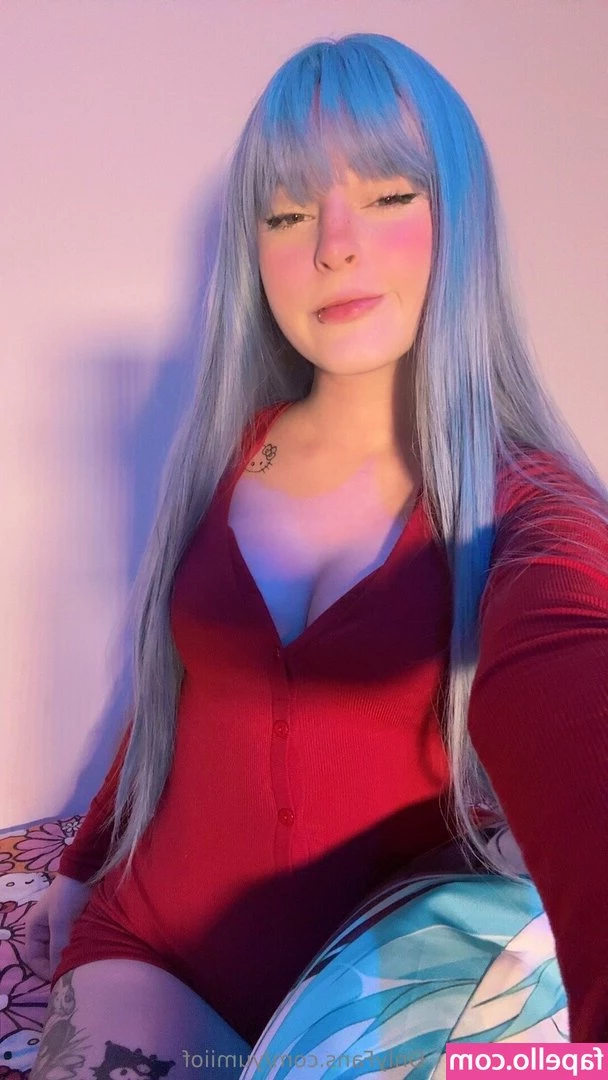 yumiiof - Get your face in here and sniff. You are so close but so far away