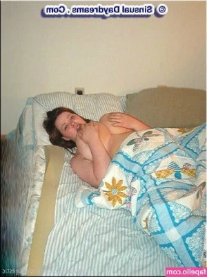 mandymajestic - just got done with practice…. so bored & horny