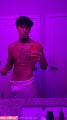 drxck21 - Joining me for a morning shower? 😉 💦