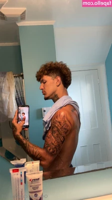drxck21 - Would you rather watch me fuck Logan? Or him fuck me ? 