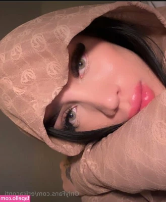 erikaconti - want me to slip it off for you? 👀