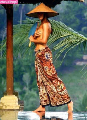 Patricia Velasquez [ patricia-velasquez ] - Happy jump day