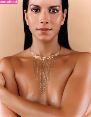 Patricia Velasquez [ patricia-velasquez ] - A little behind the scenes. Getting ready now! What you wanna