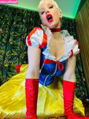 rebeccamoreuk - A specil edition of my nipple pecs worship play with sexy @vinbarraca
