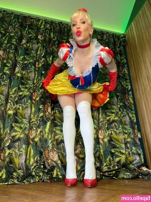 rebeccamoreuk - Leave your like with a tip