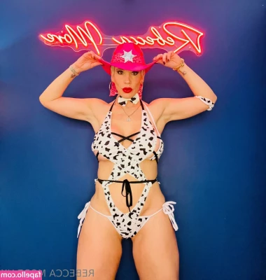 rebeccamoreuk - 𝒜𝑅𝐸 𝒴𝒪𝒰 𝒢𝒪𝒩𝒩𝒜 𝒪𝐵𝐸𝒴?😈