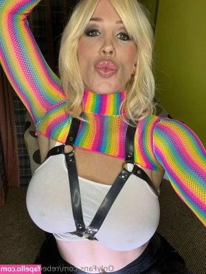 rebeccamoreuk - Do I get your cock nice and hard without even showing mum tits? Does