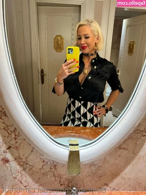 rebeccamoreuk - How are you spending your Weekend ?