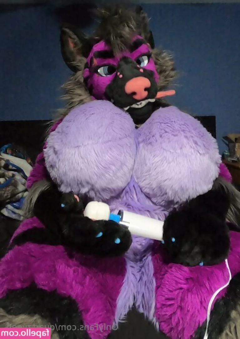quartzyeen - Strip and jerk in bed