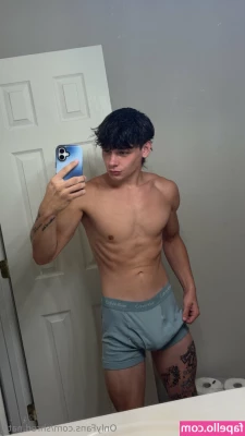 shred.nate [ shred-nate-1 ] - Fresh out of the shower