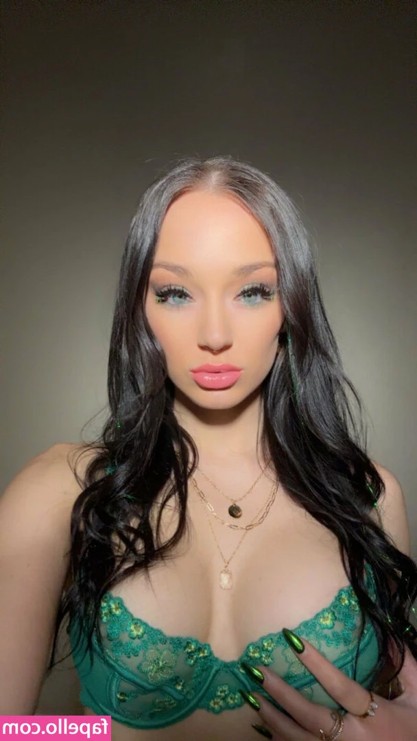 Jaedynxx - This mare has new legs and athletic tits!