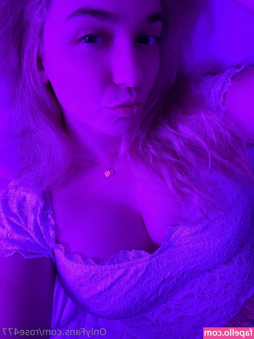 rose477 [ rose477-3 ] - I want to make a video just for you baby 😈 Tell this slut what to