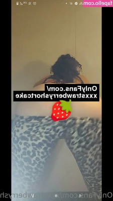 xxxstrawberryshortcake - Just a random clip of some pre filming play with my hung alpha ;)