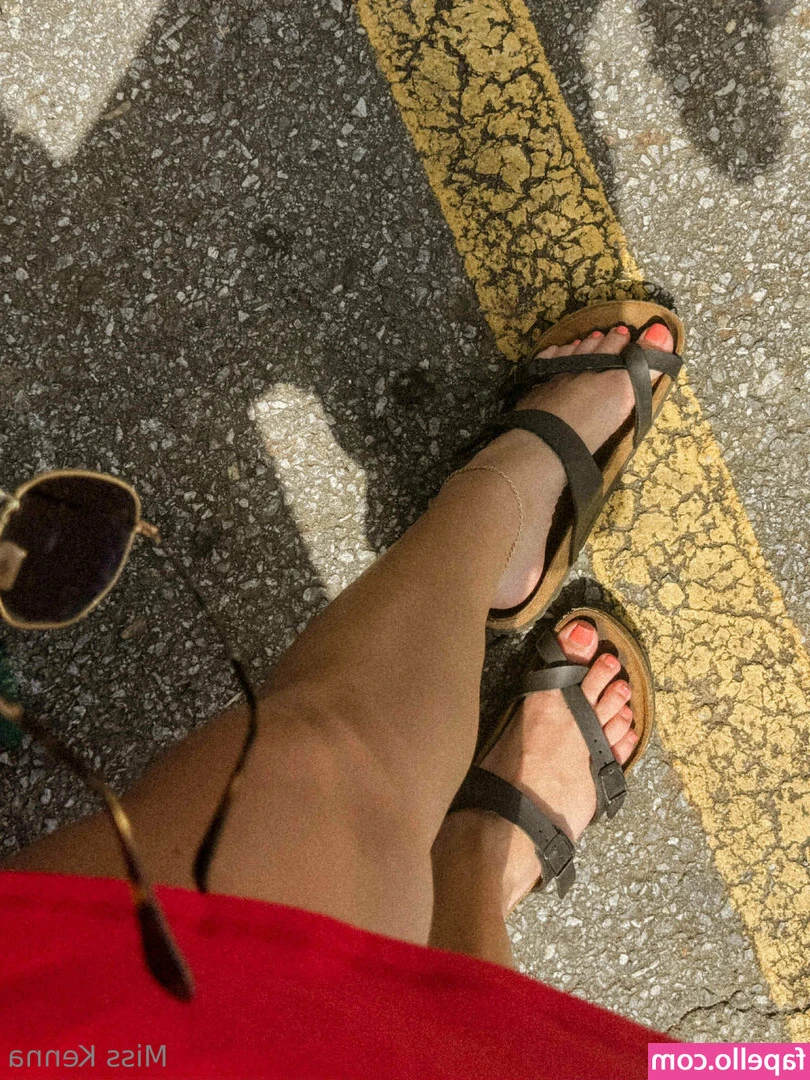 themisskenna - I need a personal cum licker upper please ❤️😍❤️