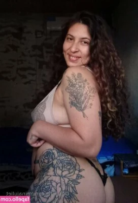 reinajuliet - Here enjoying the bath again 😍 who wants to help? 😈