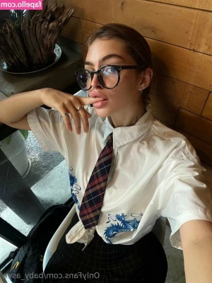 baby_asya [ baby-asya ] - Here's a naughty nip slip to brighten up your day, daddy! 😘