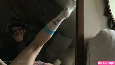 mooseve - Watch me stretch my tight pussy for the first time with my big dildo!