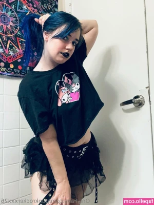 punkrockerxxx26 - My new little outfit xx