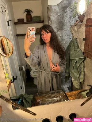 erinashford - Tell me what you see 😇