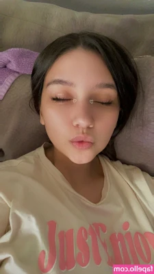 chiaraxox - Naughty Jen already in your DM!!!