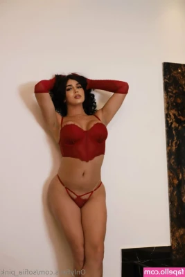 sofiia_pink [ sofiia-pink ] - Sometimes I need a break from the games👀😜