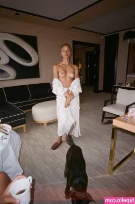 Adwoa Aboah [ adwoa-aboah ] - Feel me up on the couch and then fuck me?