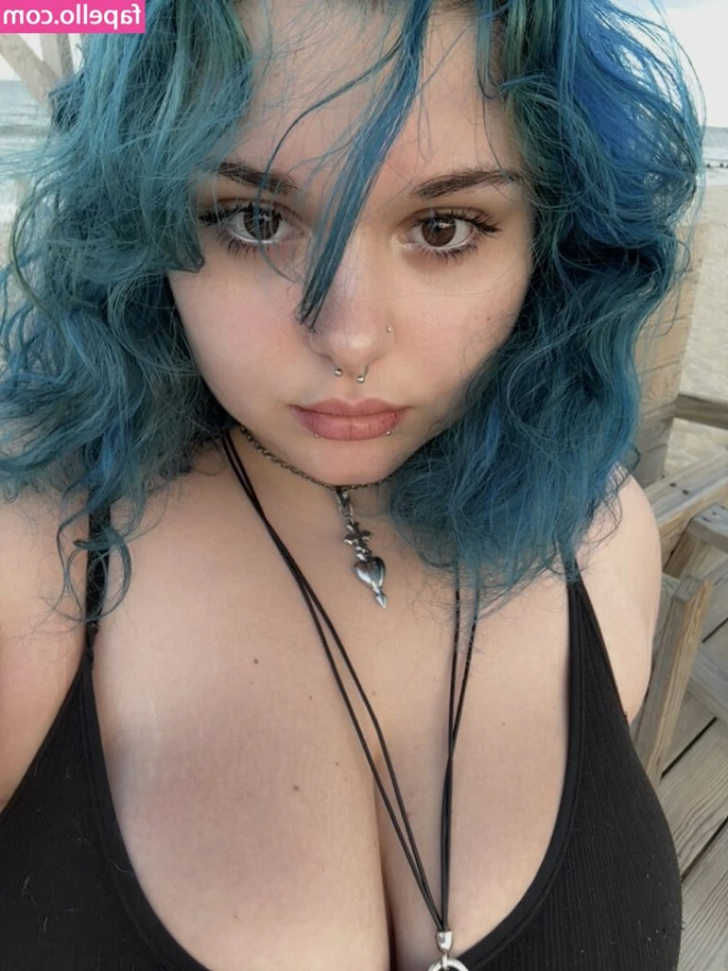 vcnllasky - I just had to play with myself and show off my body while I was