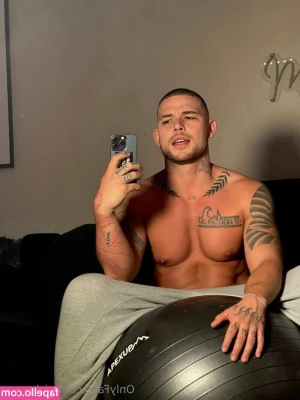 nickmasc [ nickmasc-1 ] - Today, you will make Mommy satisfied.