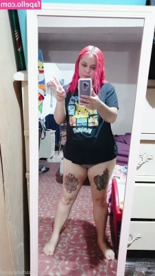 crisschubbylewd - I’ll just sit here and wait for your tongue between my toes
