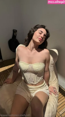 itsariawest [ itsariawest-5 ] - Video de mi verga de un lado a otro en cámara de bronceado🔥🍆